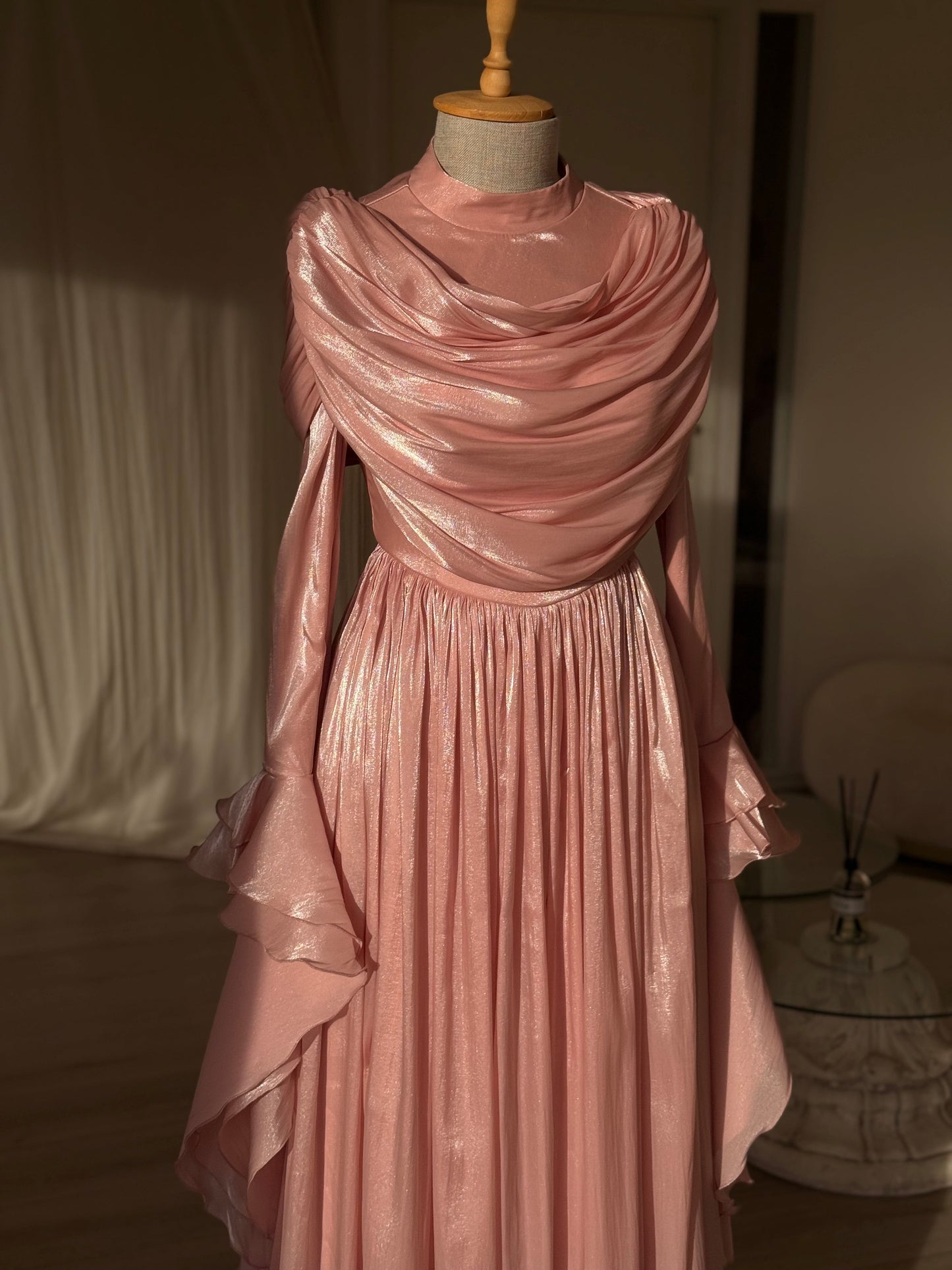 The Eliaana dress pink