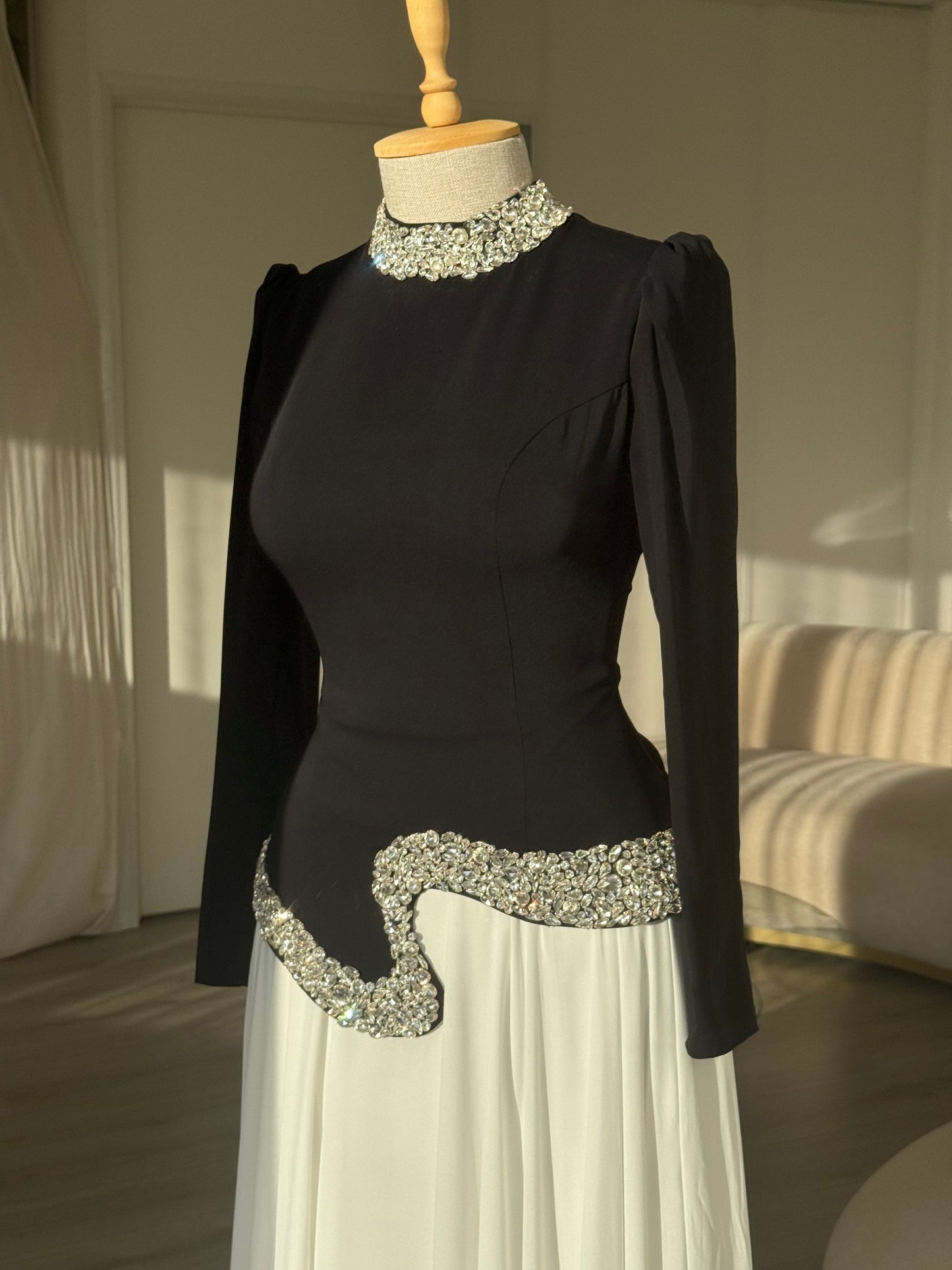 The Daisy dress black and white