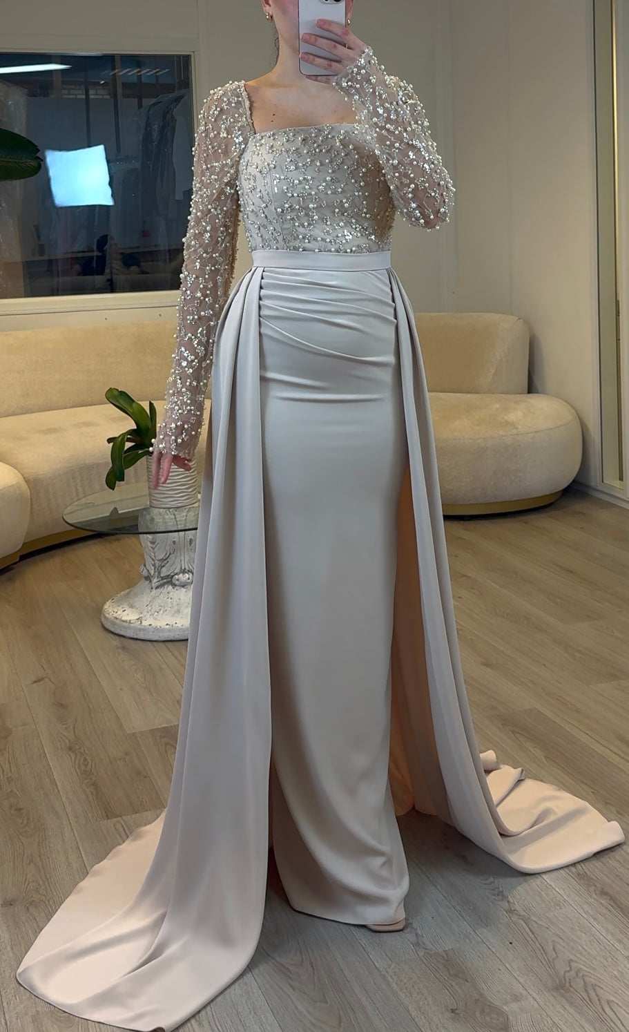The Amora dress beige
