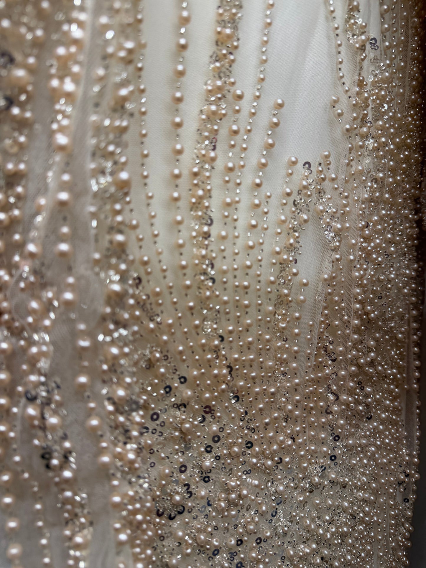 The Lora dress gold beige