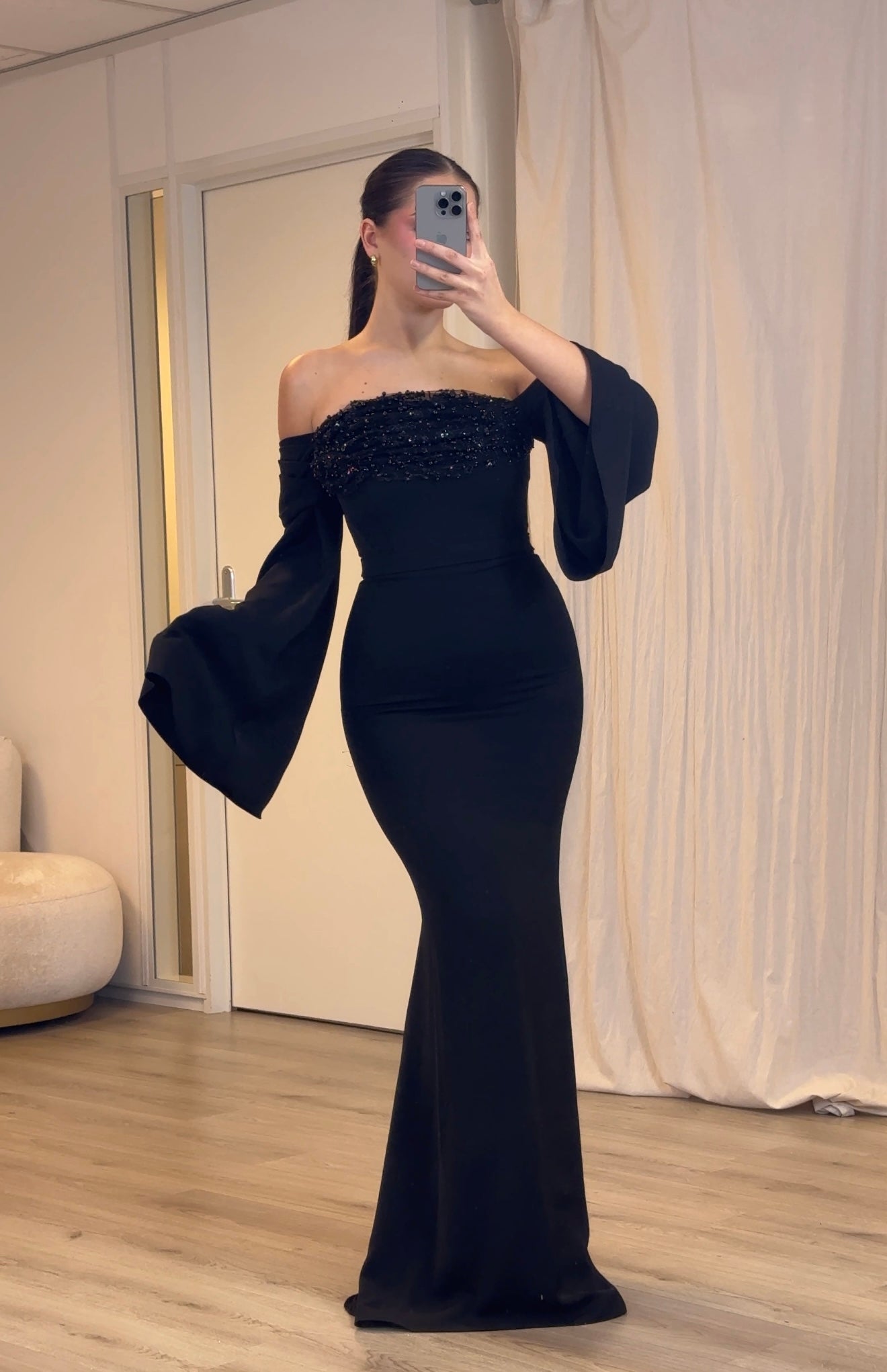 The Nara dress black