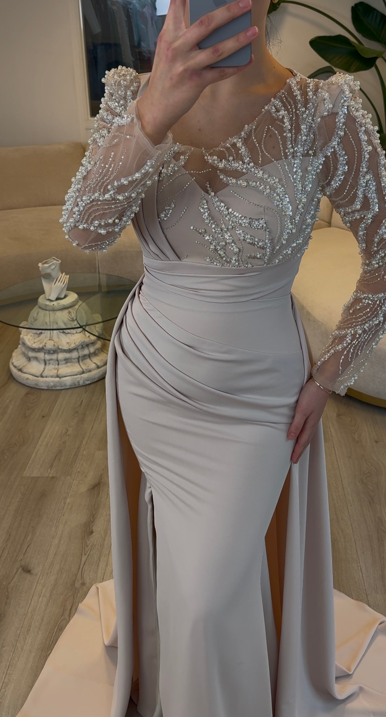 The Elfida dress beige