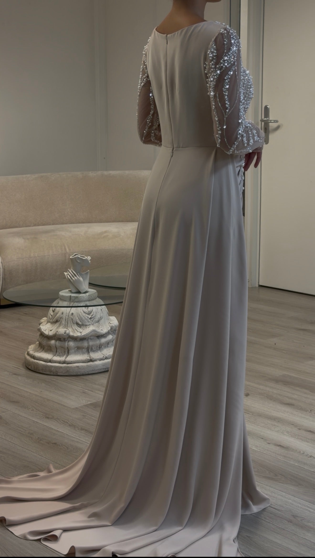The Nevra dress beige