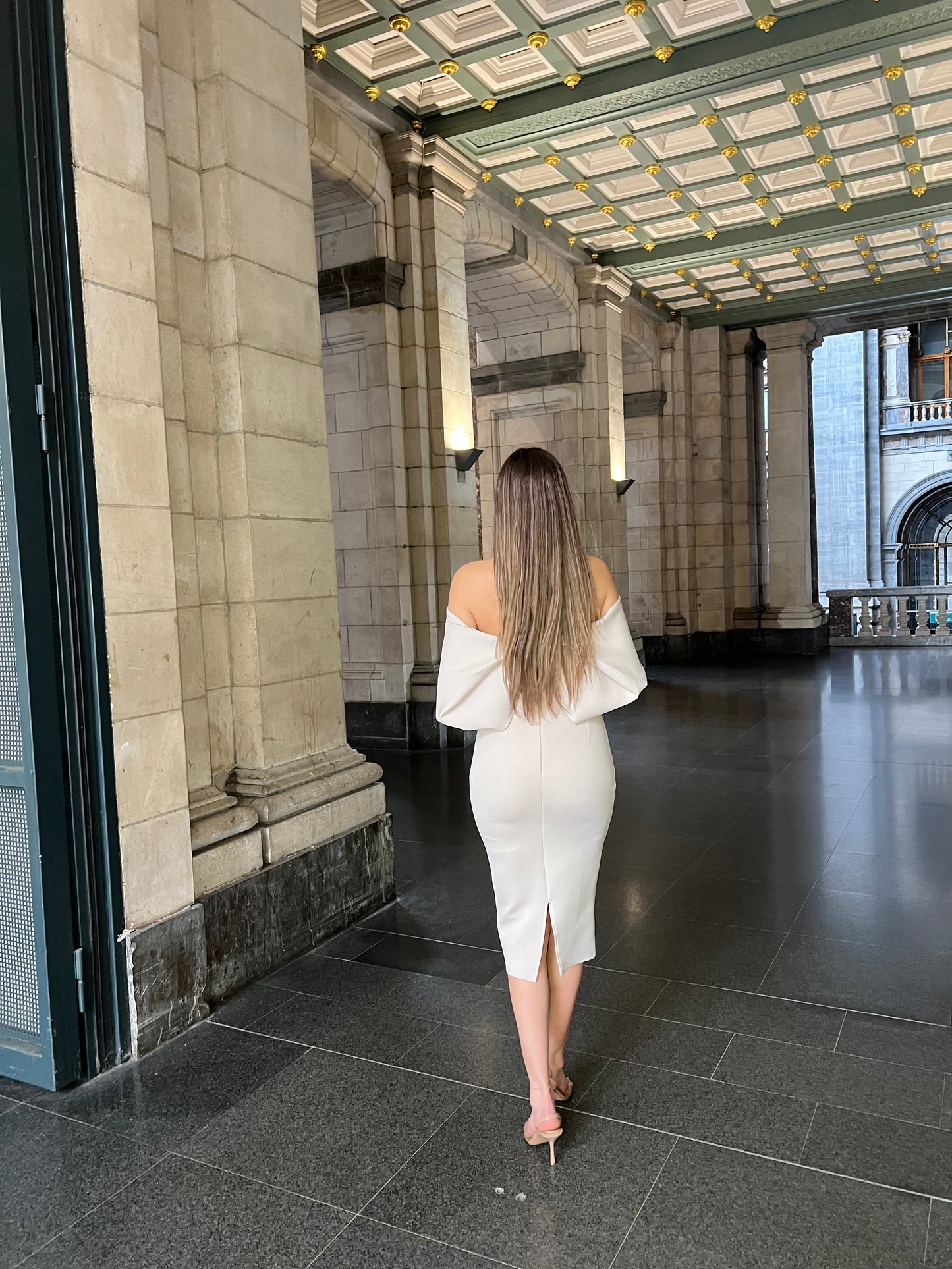 The Marielle dress beige