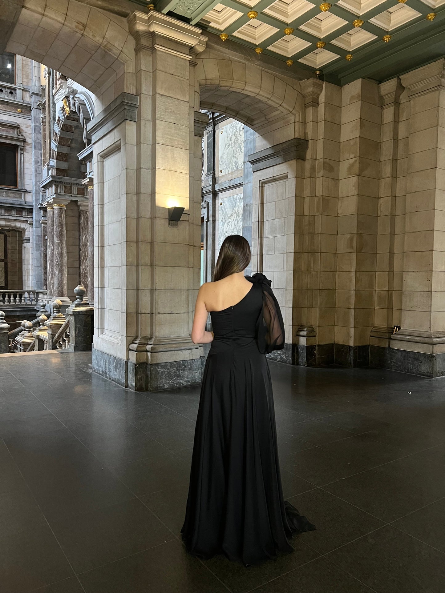 The Hira dress black