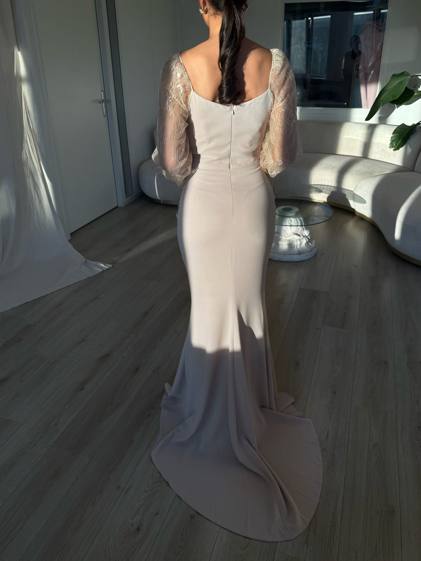 The Dilena dress beige