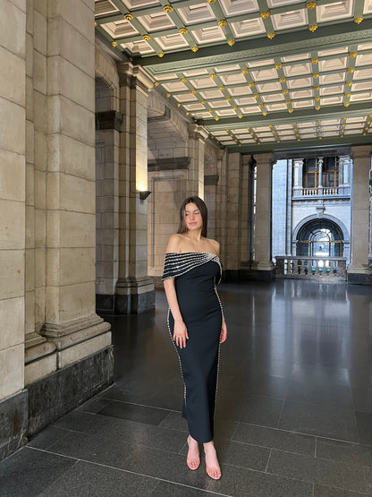 The Liva dress black