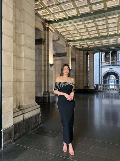 The Liva dress black