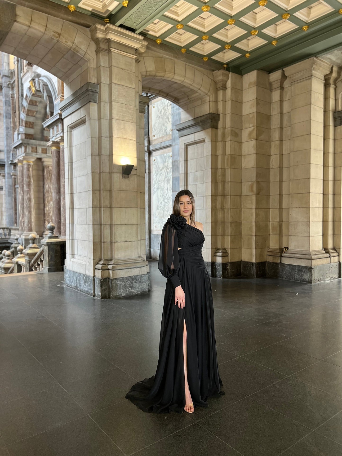 The Hira dress black