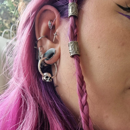 BRAVE SKULL EARRINGS
