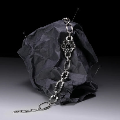 BOUND BLOOM CHOKER