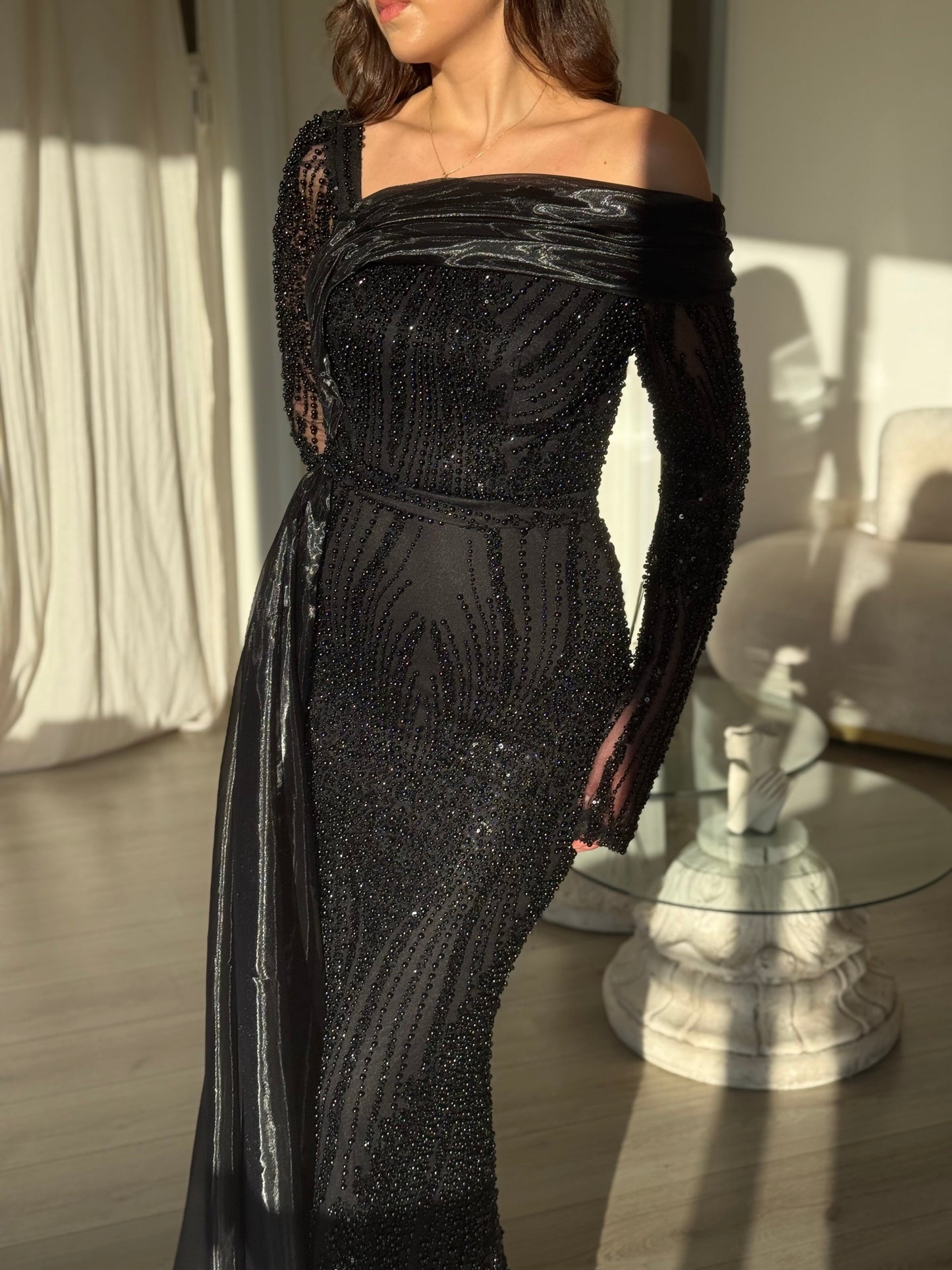 The Lora dress black