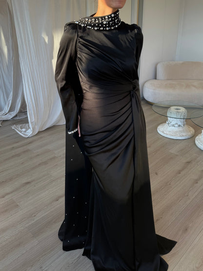 The Suveyda dress black