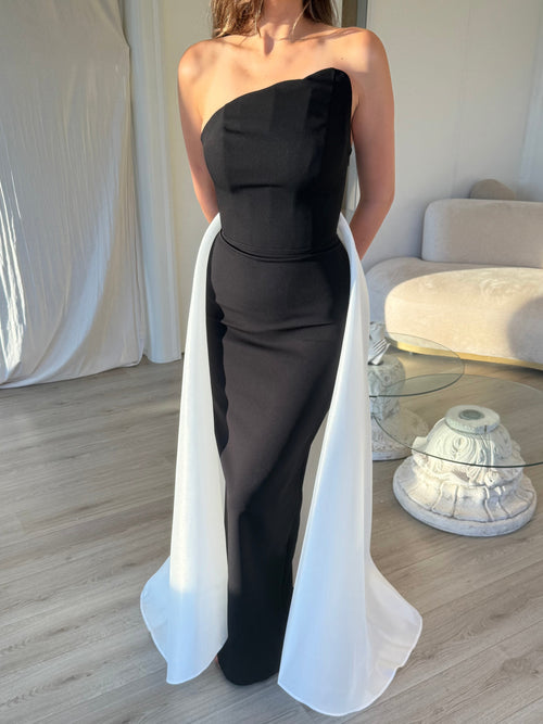 The Aselya dress black and white