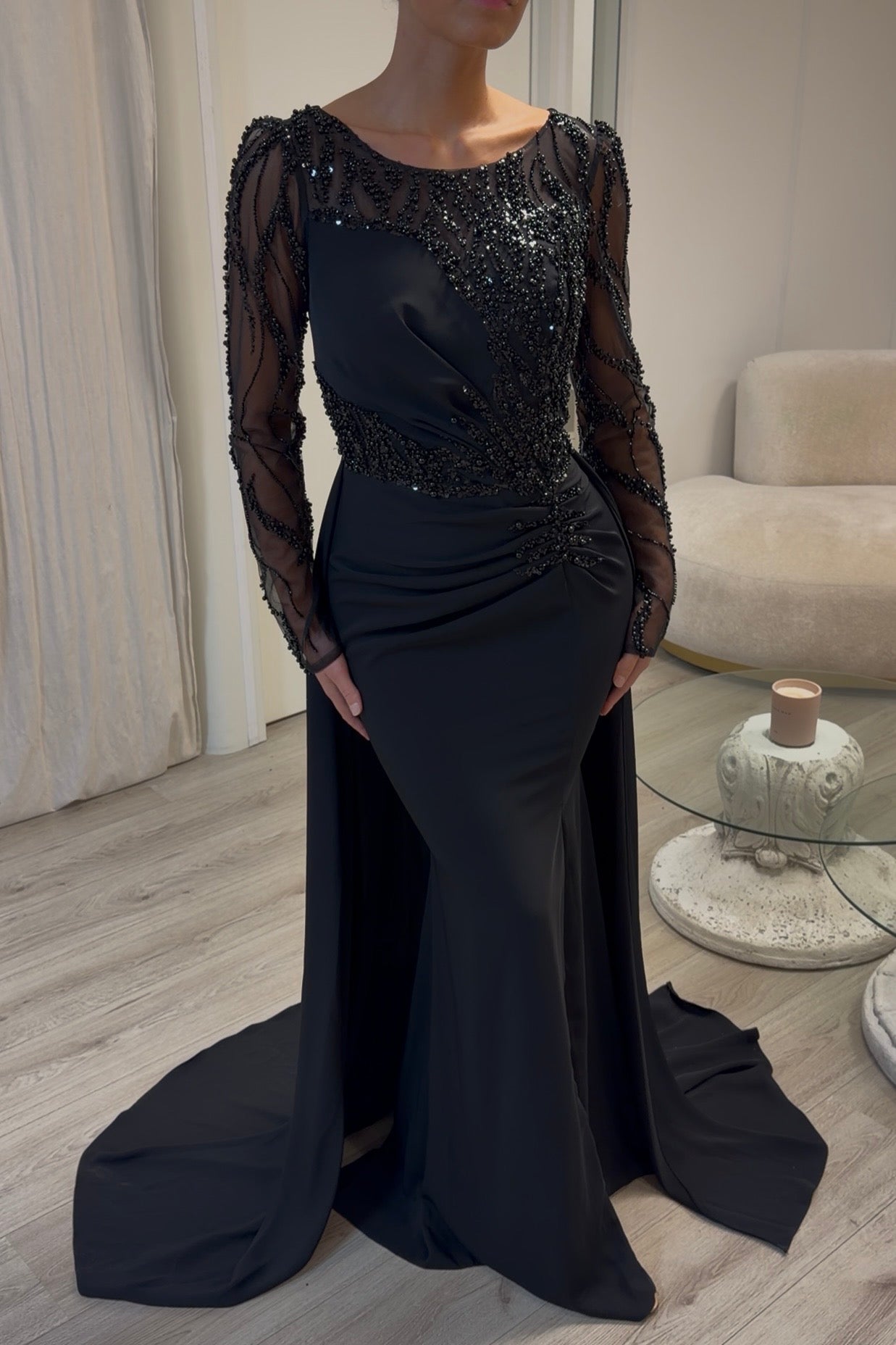 The Nevra dress black