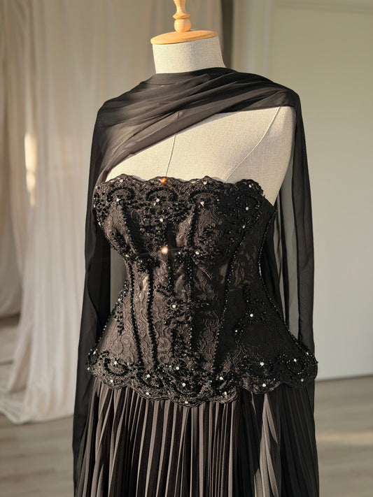 The Arya dress black