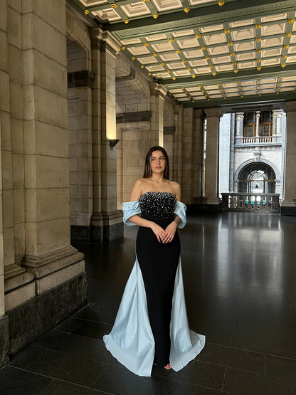 The Leena dress black and blue