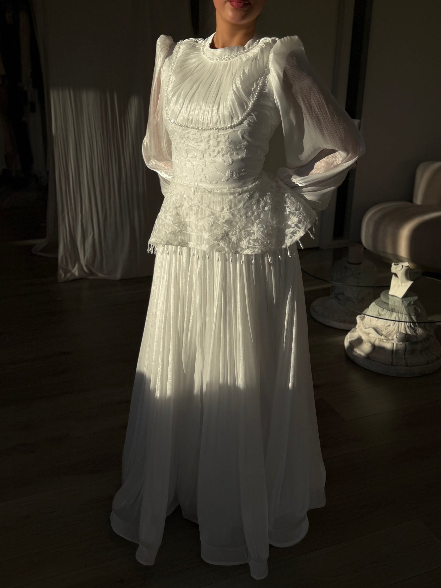 The Diora dress white