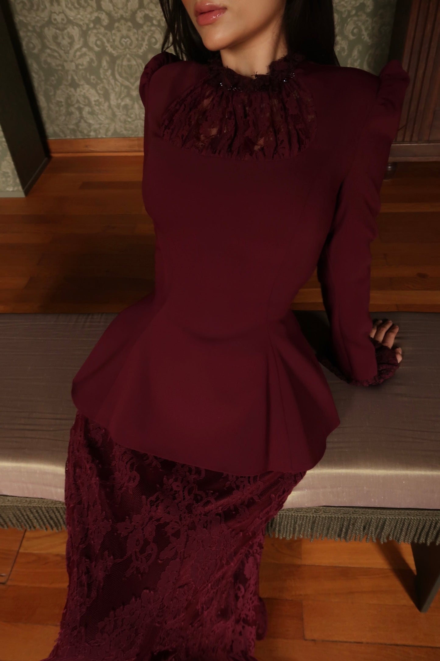 The Evelia suit plum