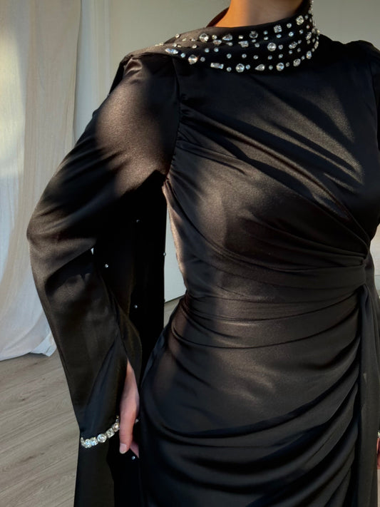 The Suveyda dress black
