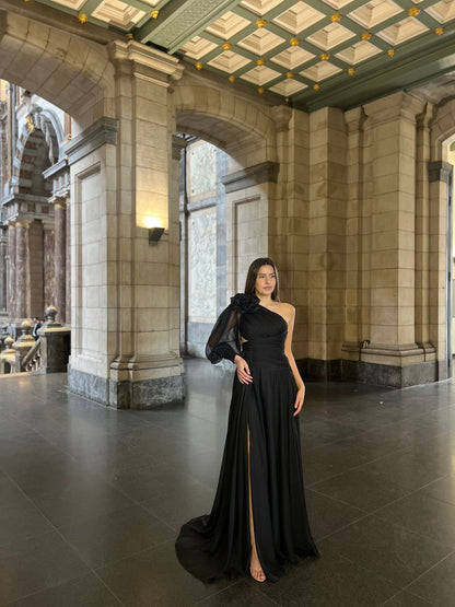 The Hira dress black