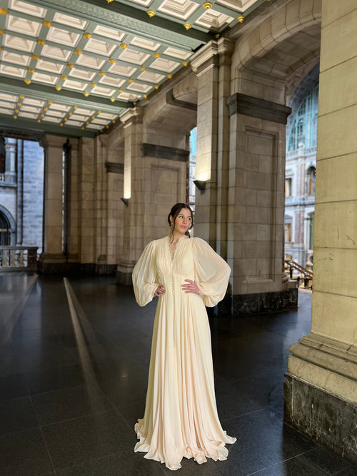The Hera dress beige