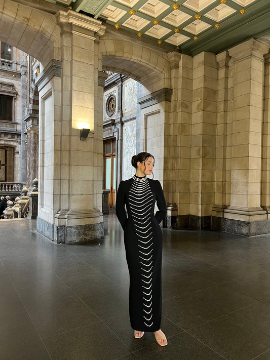 The Bahar dress black