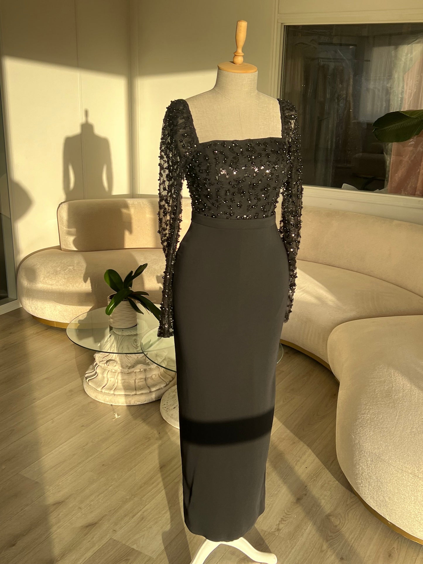 The Melek dress black