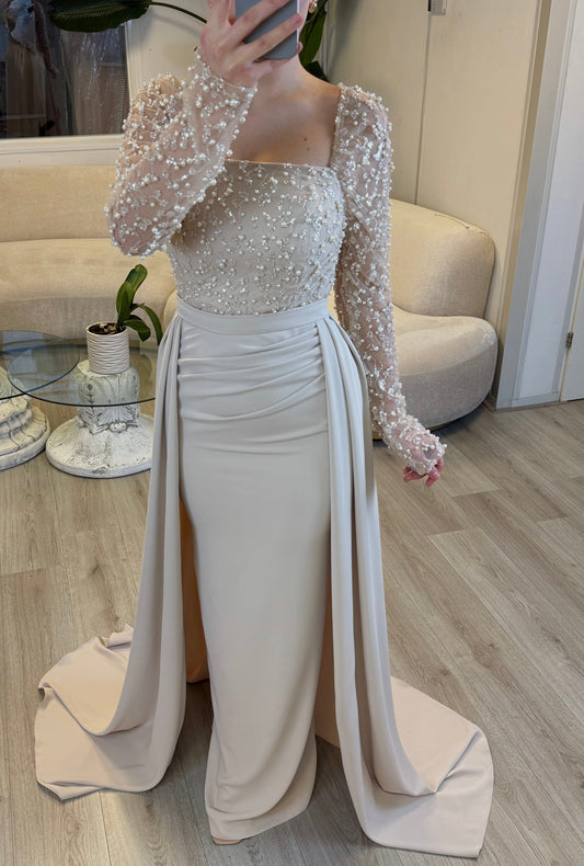 The Amora dress beige