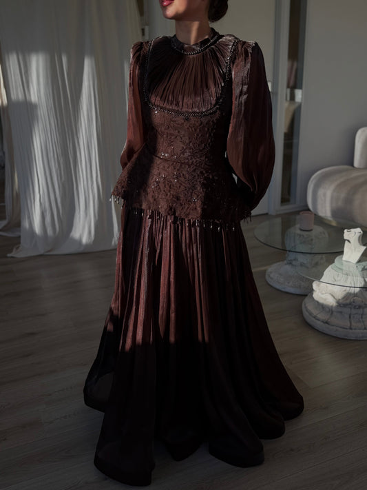 The Diora dress brown
