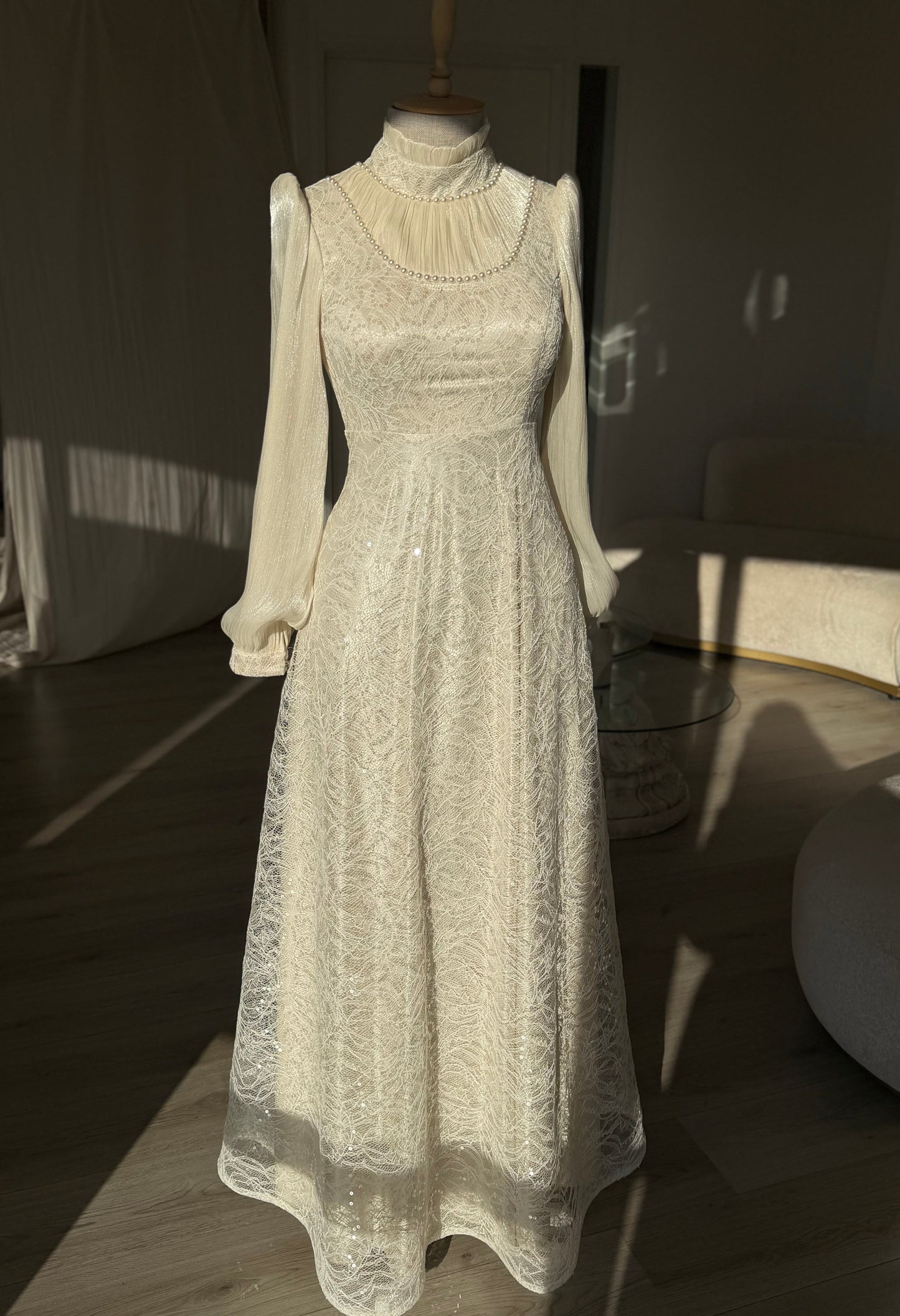 The Mislina dress ivory