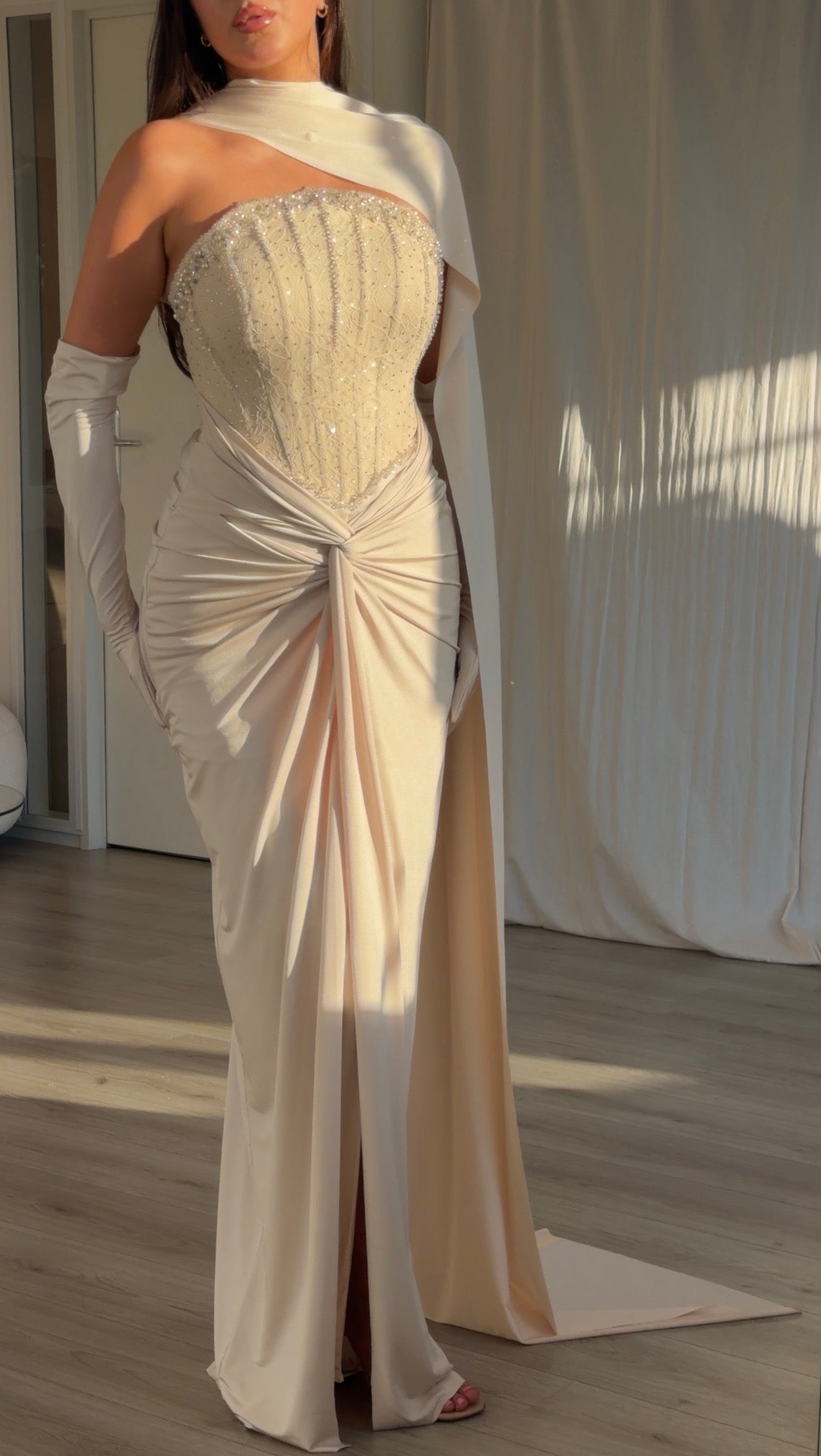 The Dora dress beige