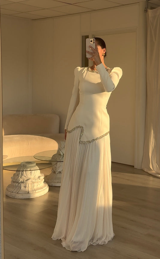 The Elyanna suit ivory