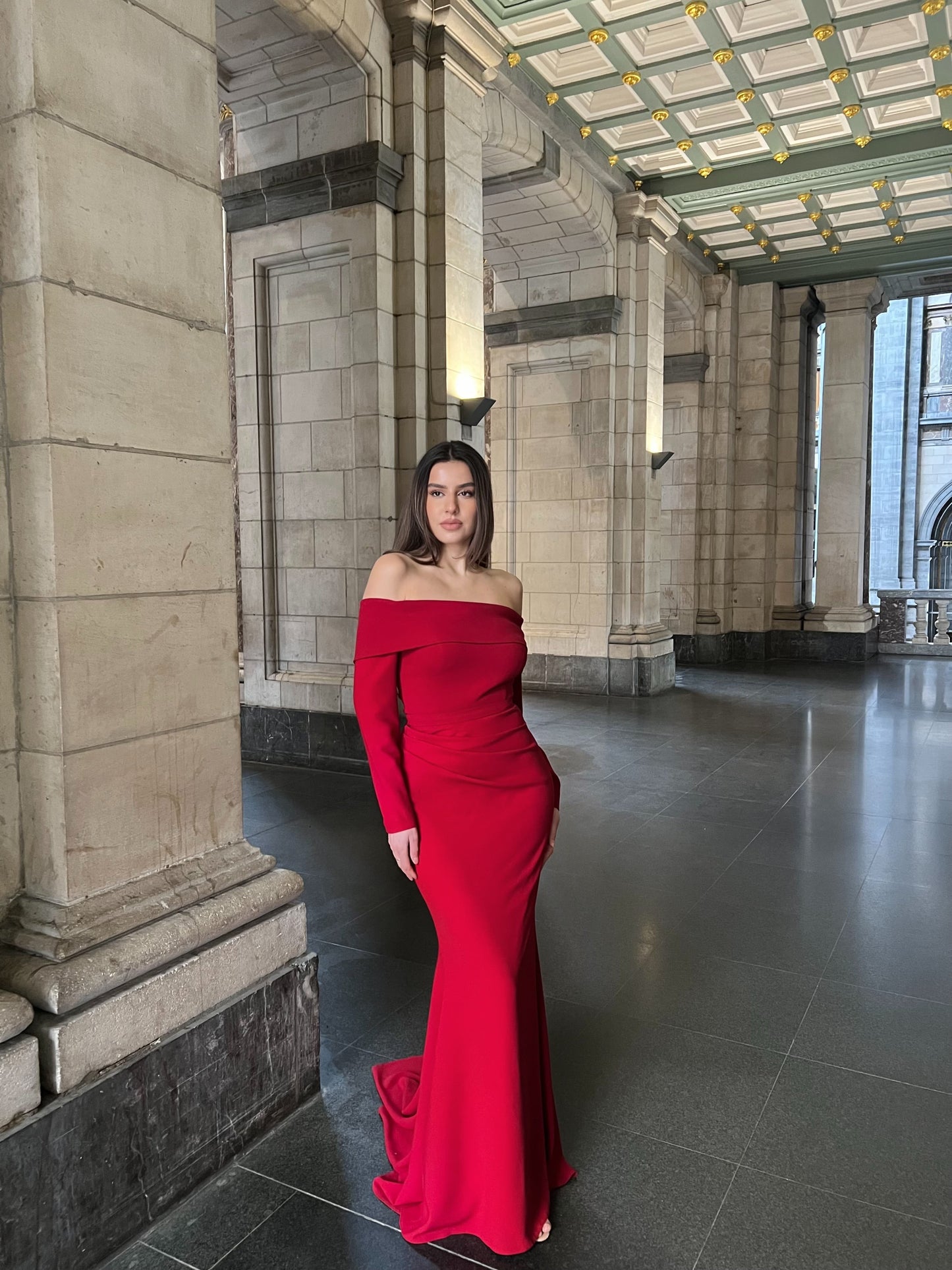 The Mihra dress deep red