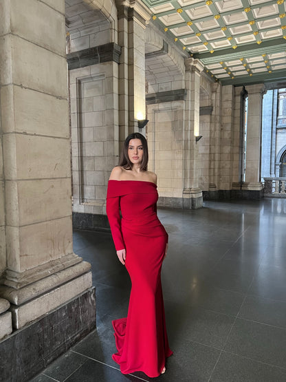 The Mihra dress deep red
