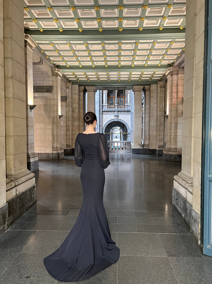 The Ella dress black