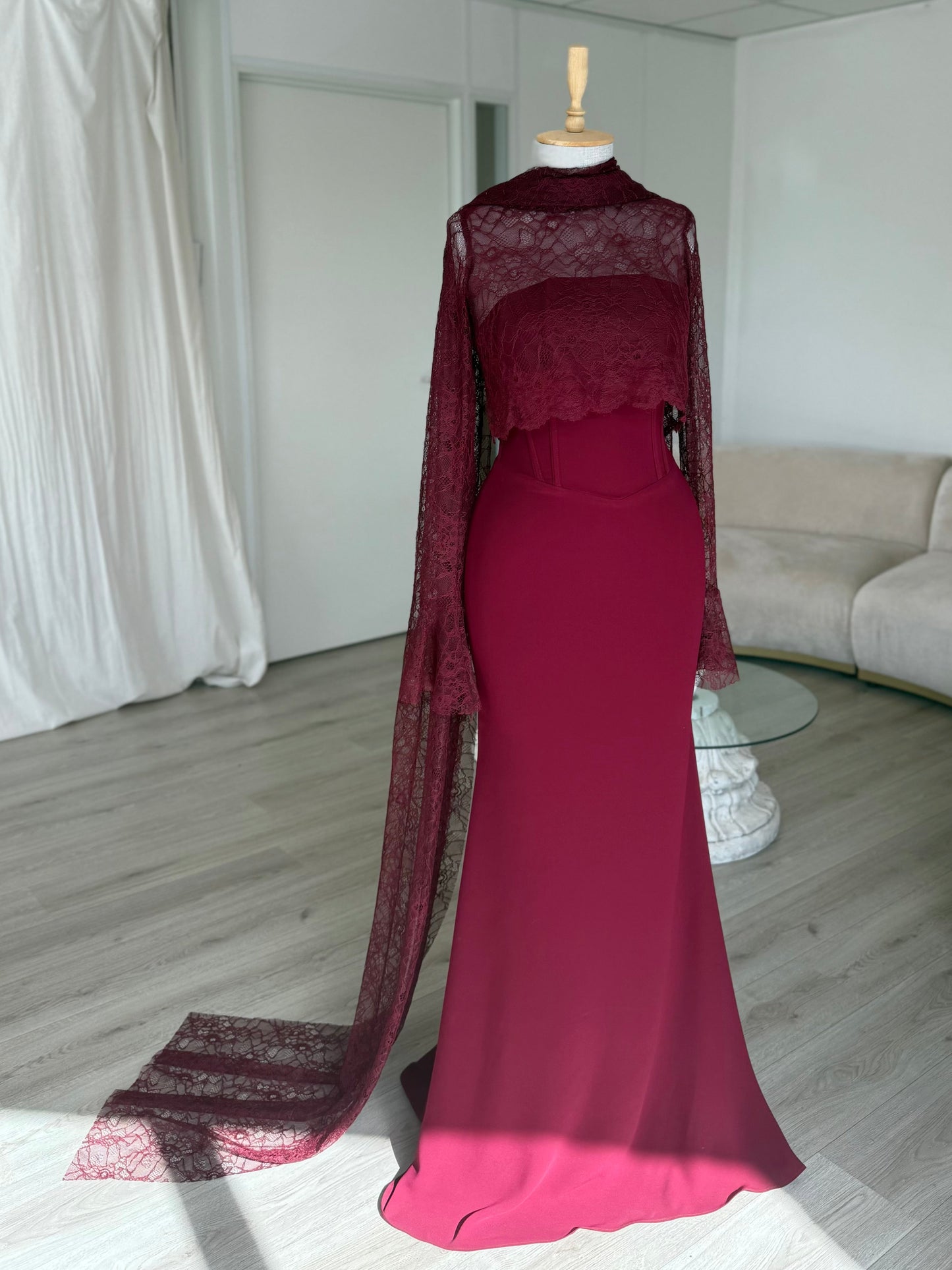 The Amera dress burgundy