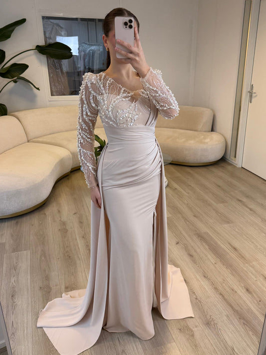 The Elfida dress beige
