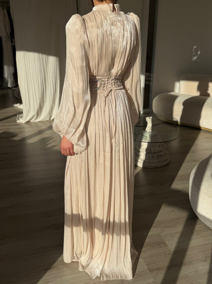 The Valira dress beige