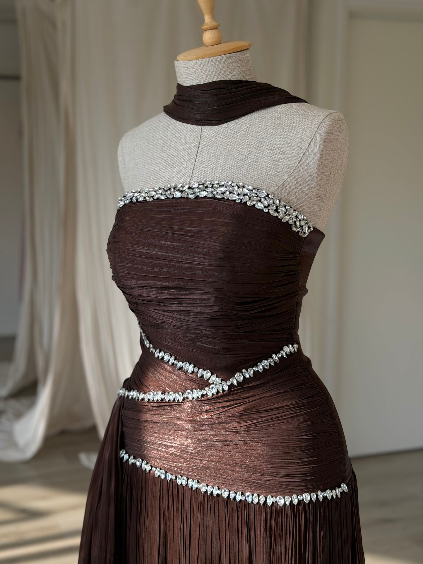 The Alia dress brown
