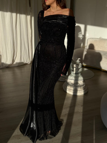 The Lora dress black
