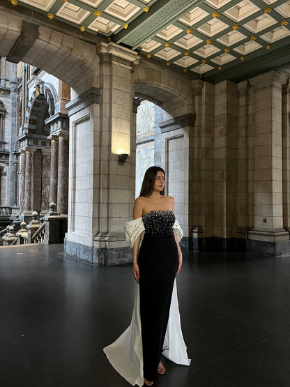 The Leena dress black and white