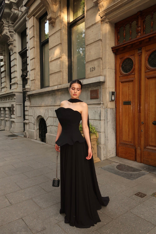 The Denola dress black