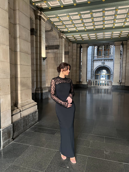 The Darla dress black