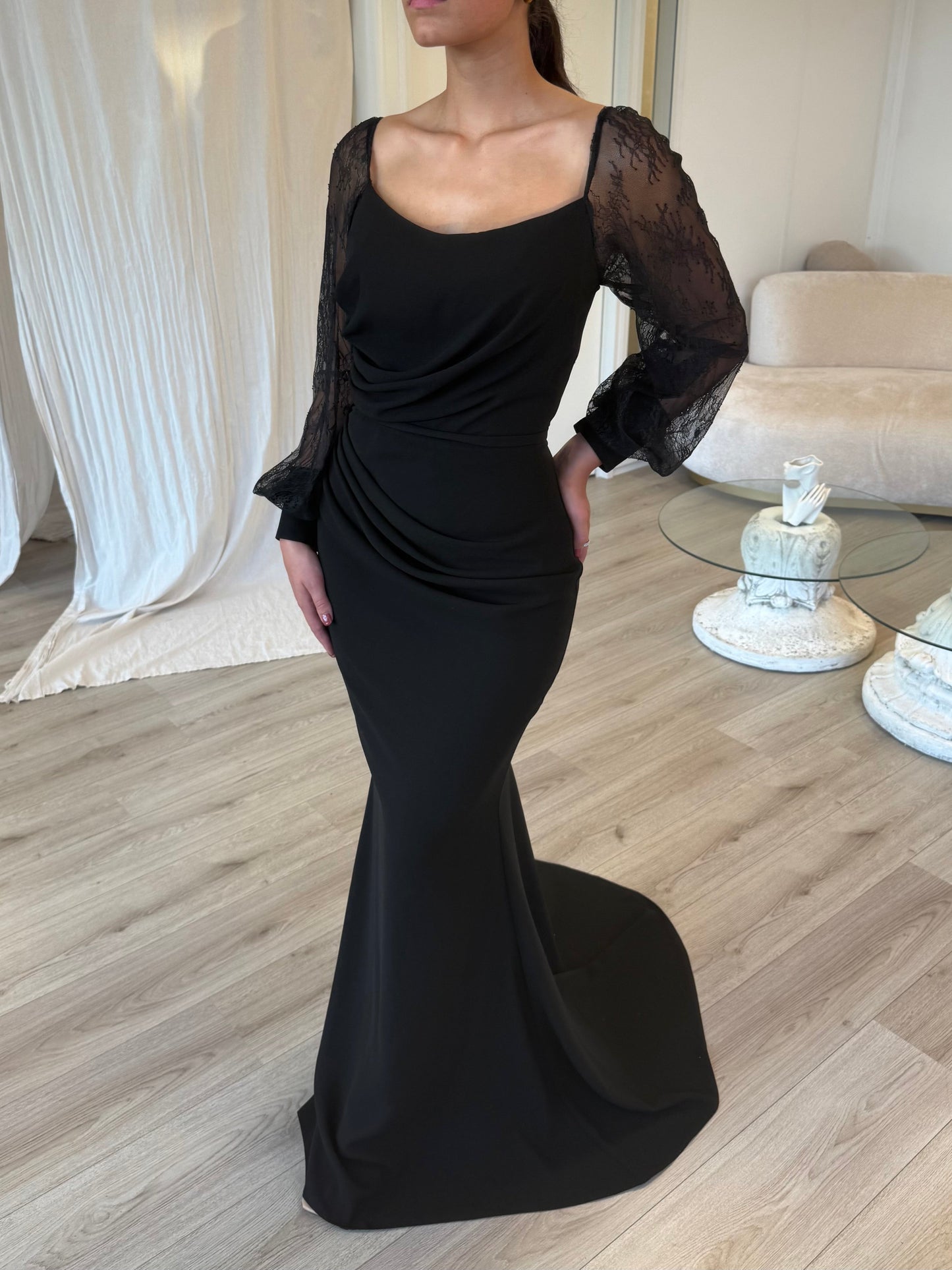 The Dilena dress black