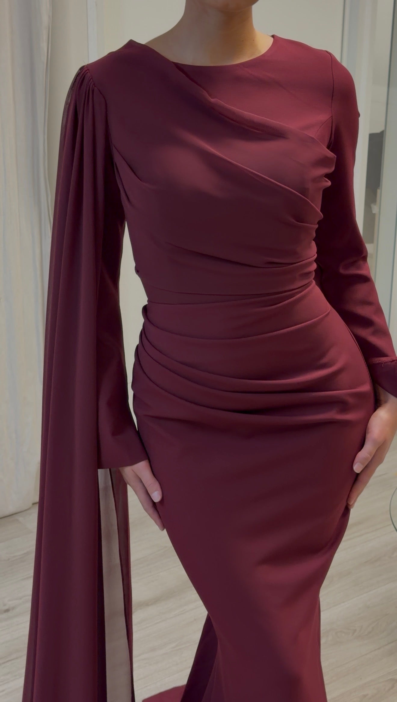 The Mara dress burgundy