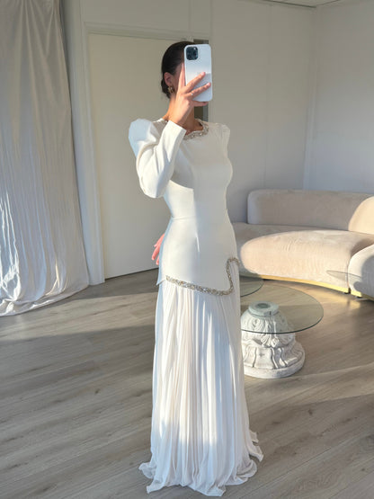 The Elyanna suit ivory