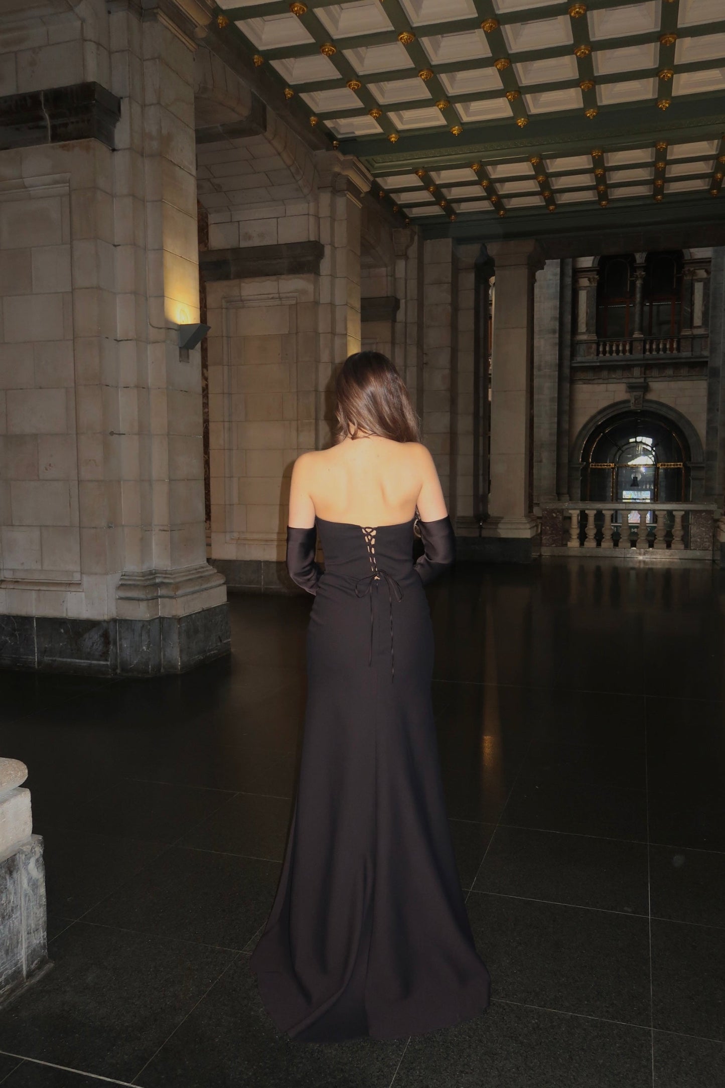 The Stella dress black