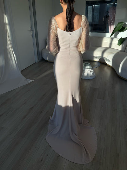 The Dilena dress beige