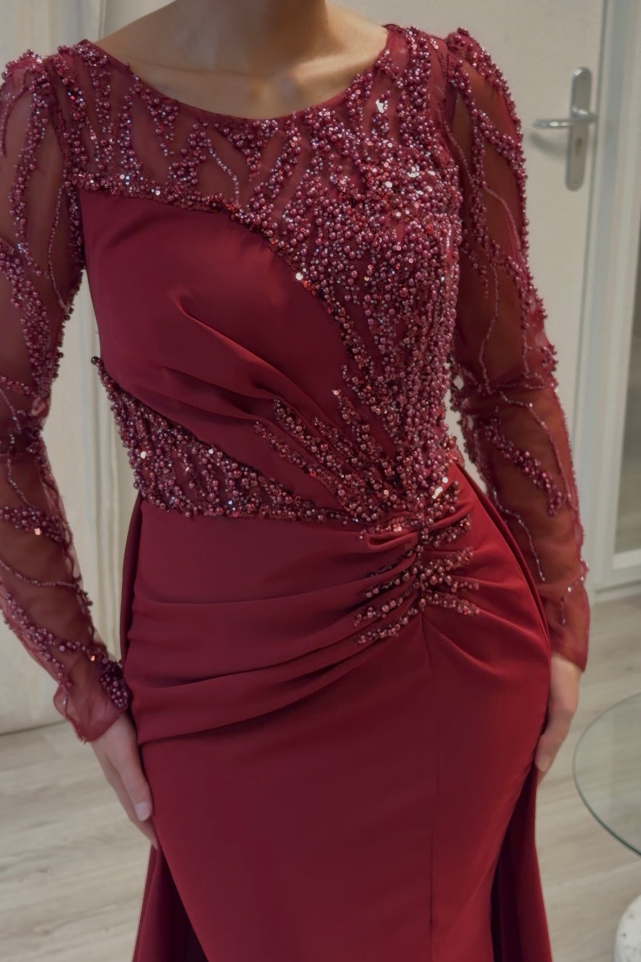 The Nevra dress burgundy